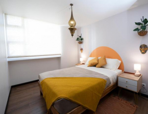 Artsy Costa Rican Apt Near green areas with Free Parking, San José